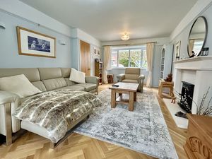 Lounge- click for photo gallery